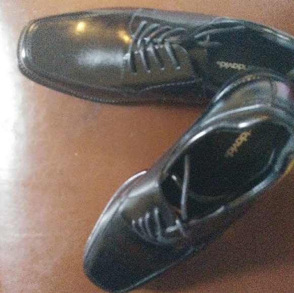 BOYS DRESS SHOES - Picture 3 of 6